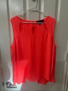 Kardashian Kollection Coral-Red Keyhole Sleeveless Camisole